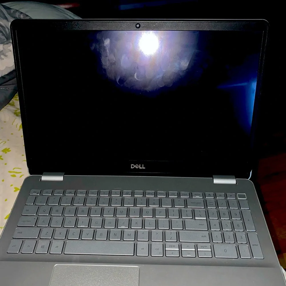 Dell Inspiron 5584